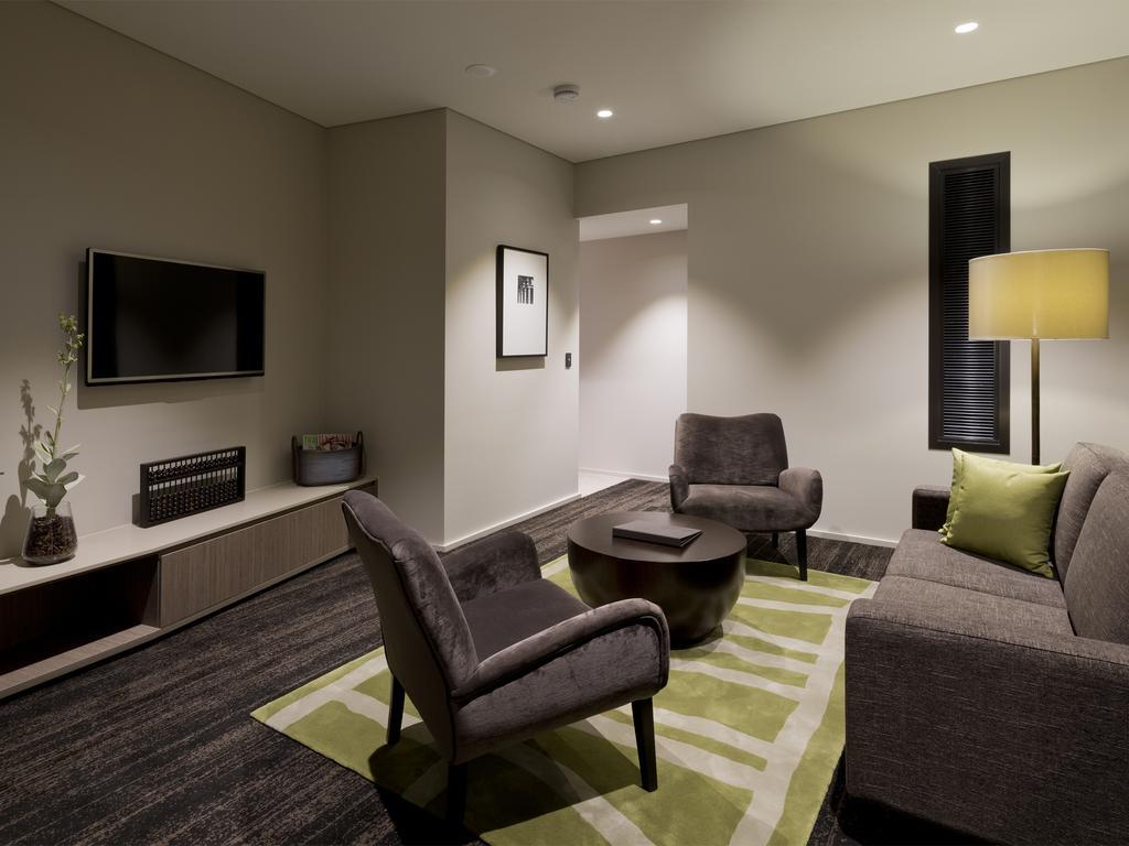 The Glen Hotel And Suites Rochedale Εξωτερικό φωτογραφία