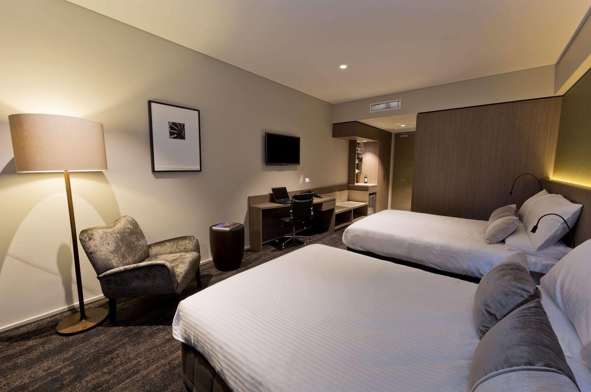 The Glen Hotel And Suites Rochedale Εξωτερικό φωτογραφία